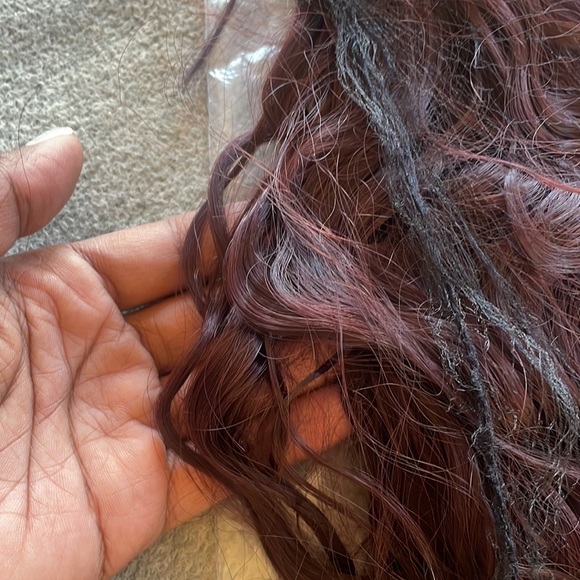- 💫22” BURGUNDY BEACH WAVY LACE FRONT WIG💫 *NWT